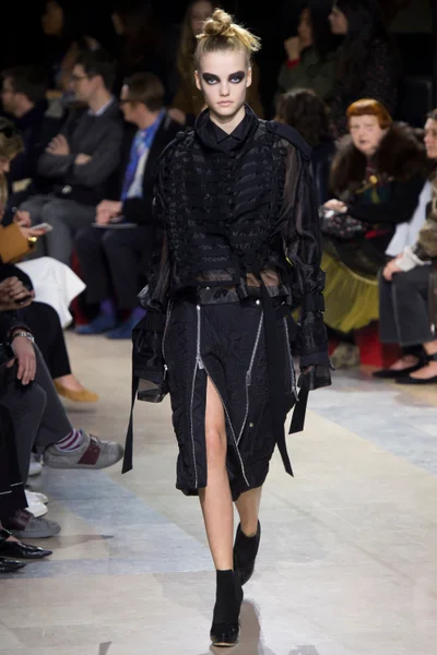 Look 30
